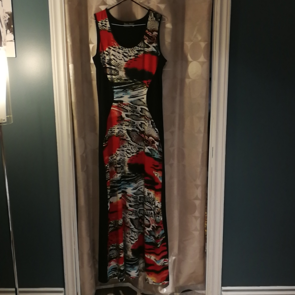 Maxi dress with neat print